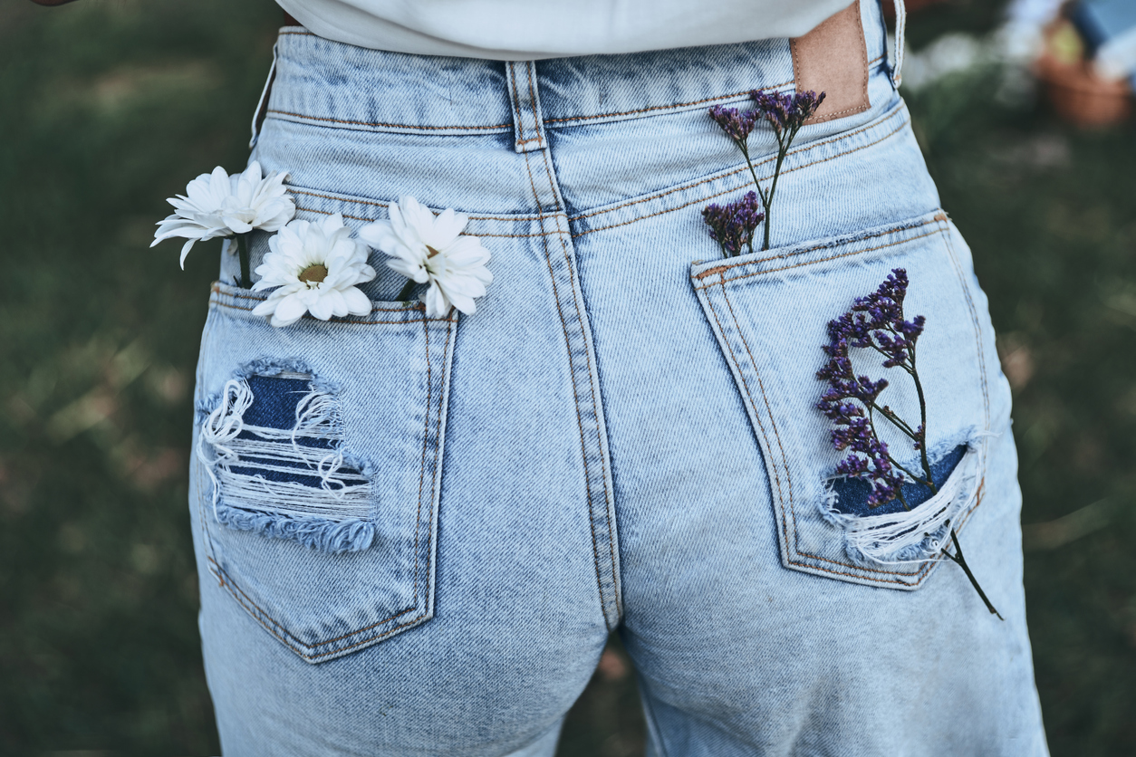 pantalon fleurs jean fesses poches astuces denim